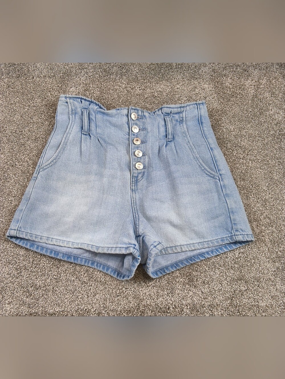 American Eagle Mom Shorts Womens Size 2 Light Wash Button Fly